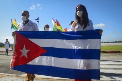 Presidente de Cuba resalta eficiencia de contingente médico en Guinea (+Fotos)