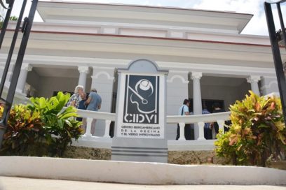 Decimistas festejan 20 años de su Centro