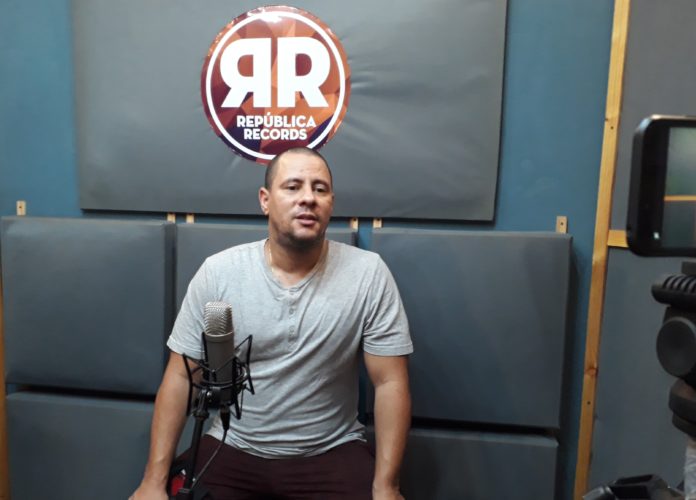 Israel Rojas en el Facebook Live de este martes 29 de septiembre. Foto: Joel García