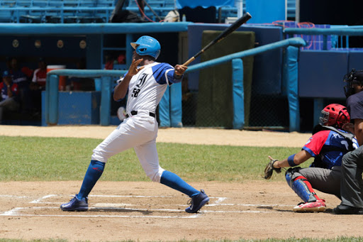 Lisbán Correa tiene 3 jonrones en tres partidos. Foto: jit.cu