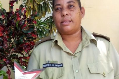 Otorgan galardón Elogio a la virtud