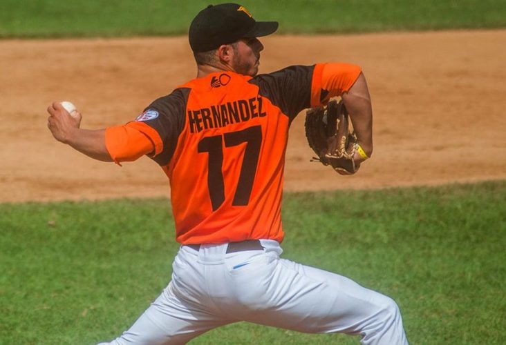El zurdo Oscar Hernández lanzó un buen partido ante Las Tunas. Foto: István Ojeda