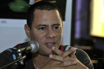 Israel Rojas, las redes sociales y el vaso siempre lleno (+Video)