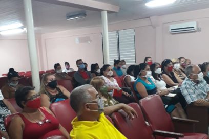 A debate: planteamientos de los trabajadores, ahorro y producción de alimentos