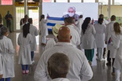 Recibe Díaz-Canel Brigada Henry Reeve procedente de Haití