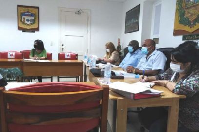 Intercambia en Villa Clara Salvador Valdés sobre perfeccionamiento del Poder Popular