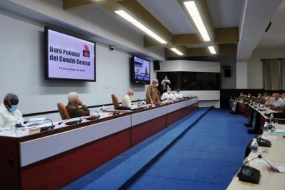 Efectuada reunión del Buró Político