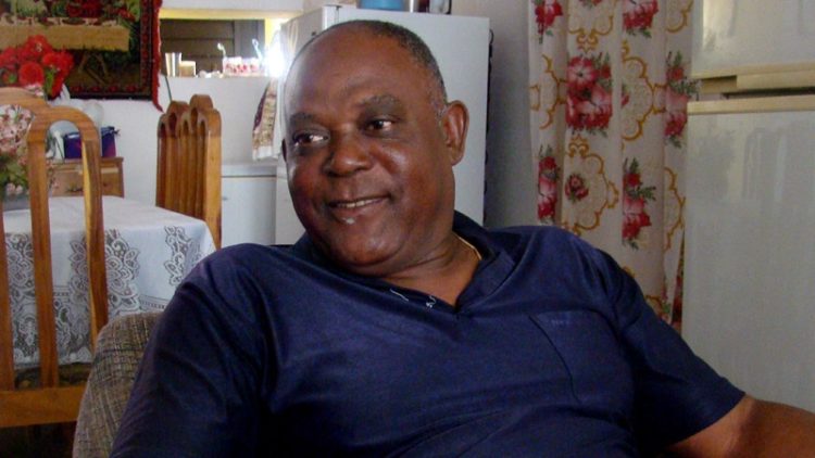 Luis Giraldo Casanova en su casa durante la entrevista. Foto: César A. Rodríguez