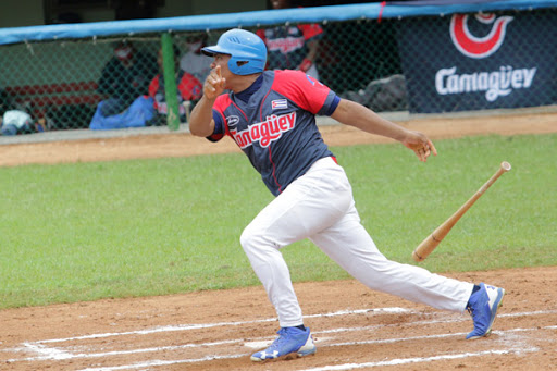 Yordanis Samón sigue rindiendo un mundo con los Toros de Camagüey. Foto: Roberto Morejón