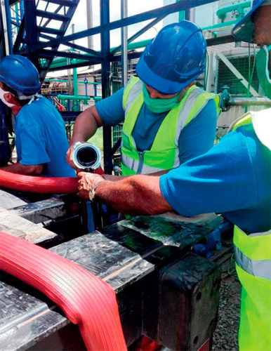 La destilería de alcoholes finos Alficsa Plus S.A. es esencial en el encadenamiento productivo en la UEB Derivados Antonio Sánchez. Foto: Alficsa Plus S.A.