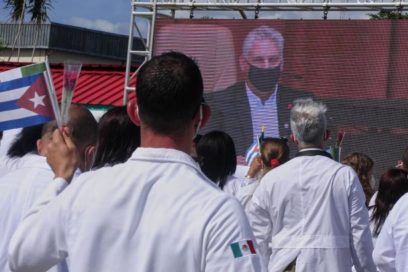 Resalta Díaz-Canel orgullo de recibir a médicos cubanos en la Patria (+Fotos)