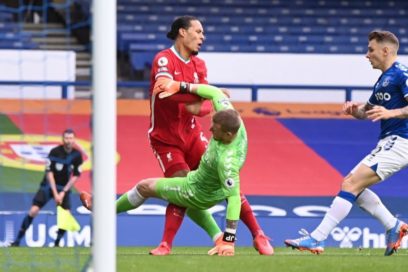 Van Dijk salió bien de su operación de rodilla