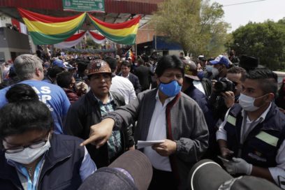 Hecho millones, como los imprescindibles, volvió Evo Morales a Bolivia