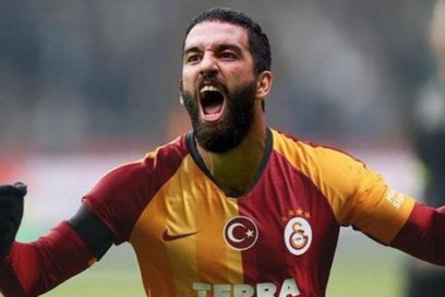 Arda Turan y varios compañeros del Galatasaray aislados por Covid-19