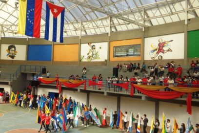 El abrazo solidario del deporte  (+Fotos)