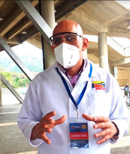 El doctor Arley González Sánchez, jefe de la brigada, ratifica la disposición colectiva de seguir enfrentando la pandemia. Foto: Cortesía del doctor Arley González