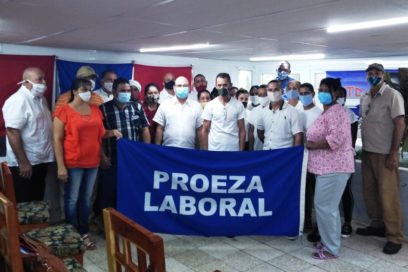 Bandera de Proeza Laboral para centros gastronómicos de Camagüey