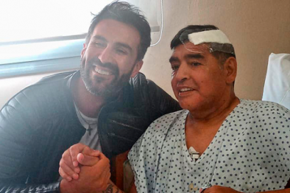 Maradona sale de la clínica