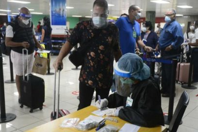 Llaman al aislamiento estricto de viajeros en las viviendas