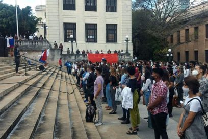 Reconocen quehacer de universitarios en el enfrentamiento a la COVID-19