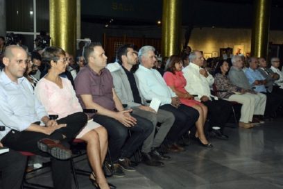 Asiste Miguel Díaz-Canel a entrega de premios Maestros de Juventudes