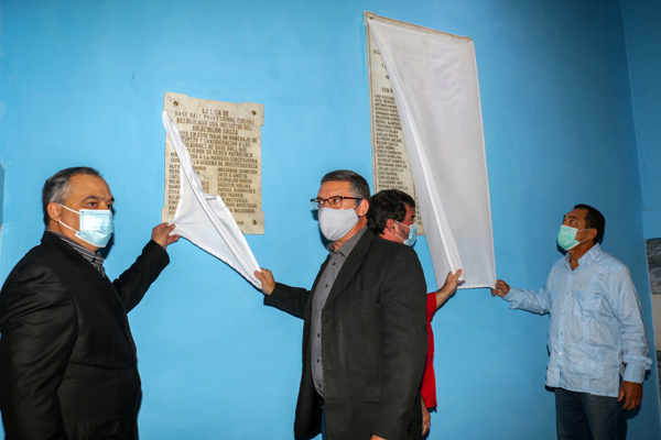 Develan dos tarjas restauradas en el estadio Latinoamericano. Foto: Roberto Morejón