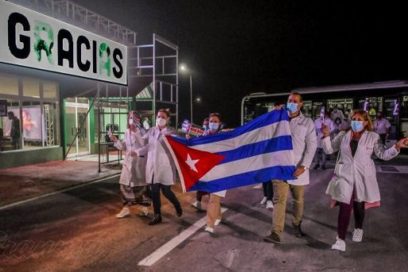 Desde Kenya llega a Cuba brigada médica Henry Reeve