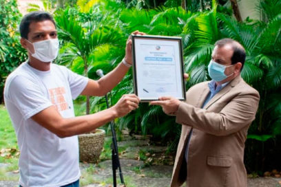 Recibe el ICAP distinción «Centro por la Vida»