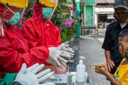 OMS: nueva guía para el uso de mascarillas
