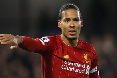 Liverpool gestiona la renovación de Van Dijk