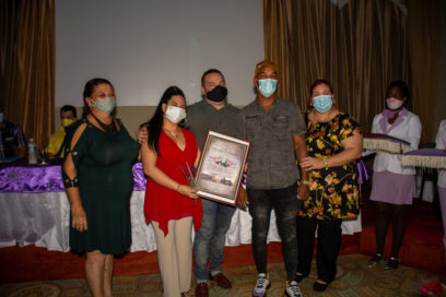 Aplausos y premios para trabajadores de la cultura