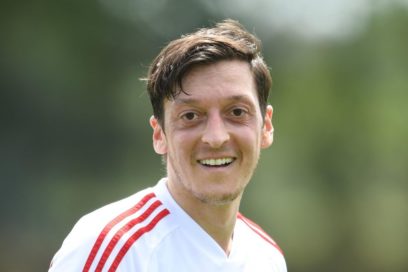 El Fenerbahçe presentó a Özil