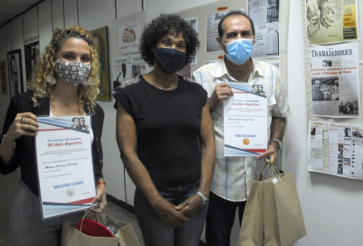Premiación de los ganadores del XIV concurso Cuba Deportiva. Foto: Agustín Borrego