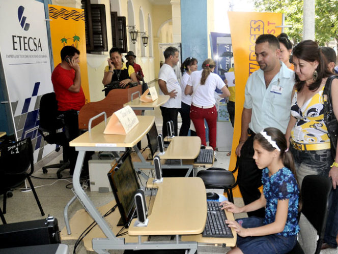 La informatización de la sociedad está entre los indicadores más sobresalientes de la provincia. Foto: Sitio web La Demajagua