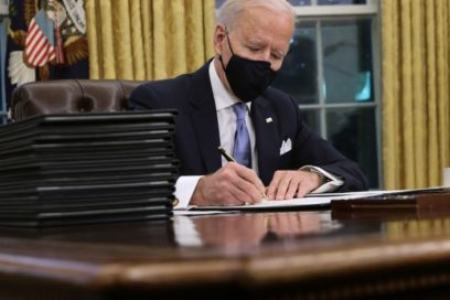 Biden con agenda apretada en primer día completo como presidente