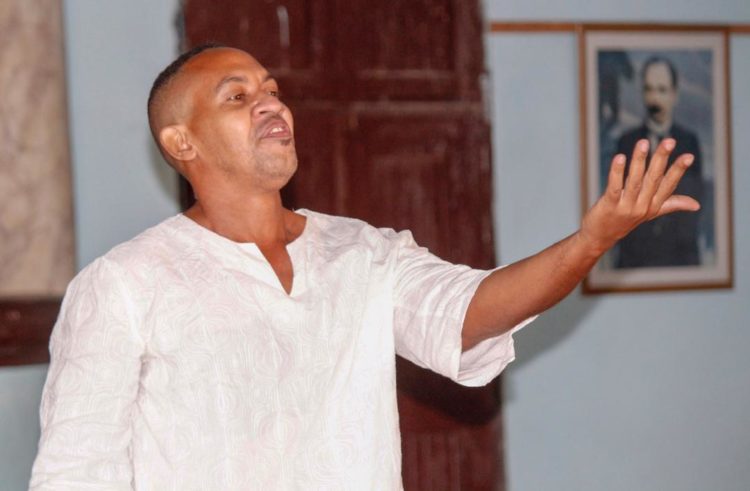 Eudy Leslie, primer actor del grupo Teatro Cimarrón.