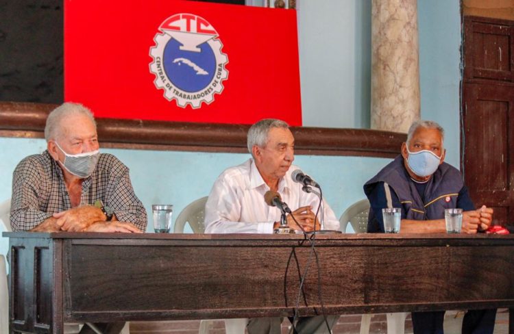 Una conferencia magistral a cargo Doctor Elvis Rodríguez Rodríguez, vicepresidente del Instituto Cubano de Historia, tuvo lugar el viernes en el Centro Cultural Palacio de los Torcedores, en recordación del aniversario 62 de la llegada a La Habana de la Caravana de la Victoria.