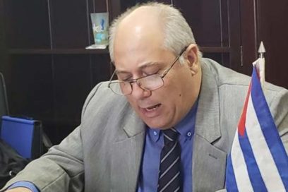 Denuncia ministro de Cultura provocaciones contra Cuba