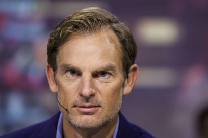 Ronald De Boer pide que Van de Beek salga del United