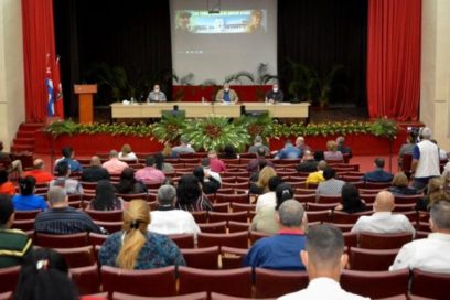 Díaz-Canel desarrolla reunión de trabajo en Las Tunas