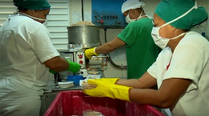 Las medidas sanitarias adoptadas para prevenir el contagio del virus Sars -Cov- 2, permitieron ganar en la inocuidad de los alimentos. Foto: Tomada de La Demajagua