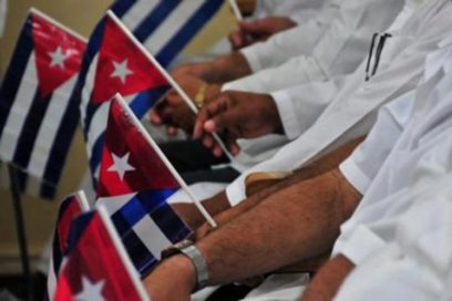 Regresarán a Cuba médicos que combatieron la Covid-19 en Kuwait