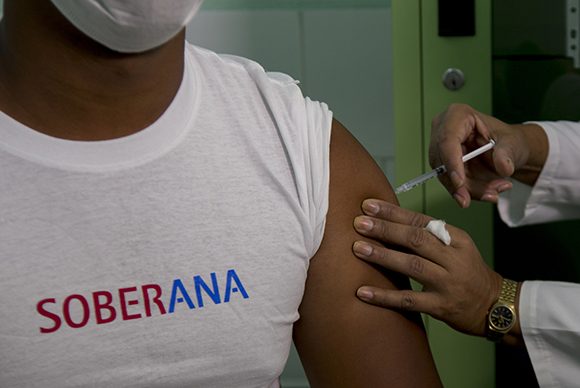 El candidato vacunal Soberana 01 incluyó cinco formulaciones, cada una de las cuales fue estudiada en un Fase I de Ensayo clínico. Foto: Ismael Francisco/ Cubadebate.