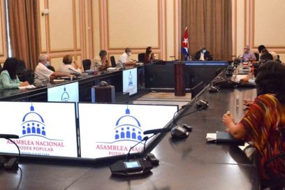 Preside Esteban Lazo reunión con direcciones de Comisiones Permanentes de la Asamblea Nacional (+Fotos)