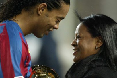 La mamá de Ronaldinho falleció a causa de la Covid-19.