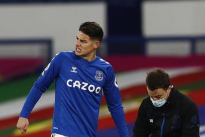 James se lesiona y prende las alarmas en el Everton.