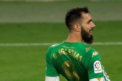 Borja Iglesias sufre problemas musculares y puede perderse el partido ante el Cádiz.