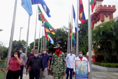 Colaboradores cubanos rinden tributo a Hugo Chávez