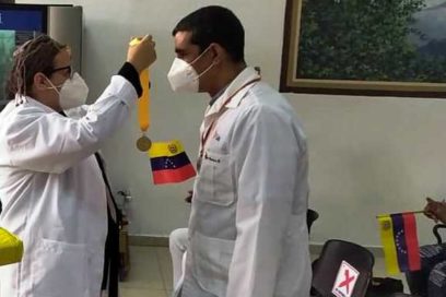 Condecoran a coordinador del Contingente Henry Reeve en Venezuela