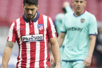 Luis Suárez puede perderse el derbi si ve una amarilla ante el Villarreal.
